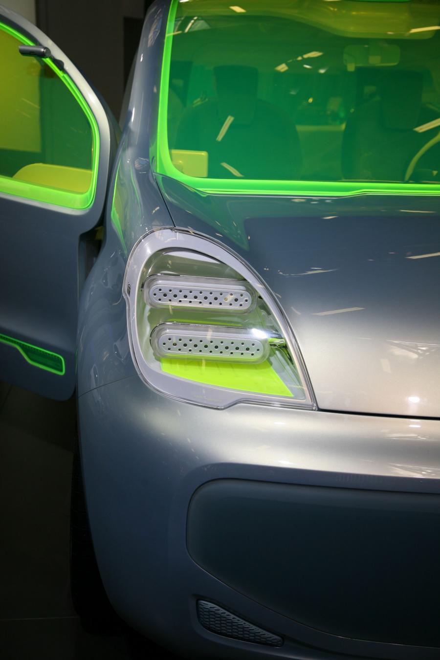  Renault Z.E. Concept 2008 года  (фото 34 из 90)
